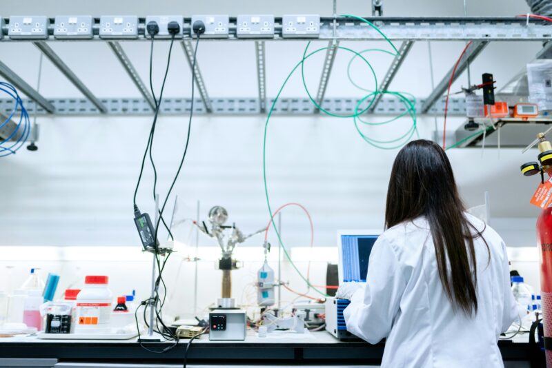 A chemical engineer works in a scientific lab