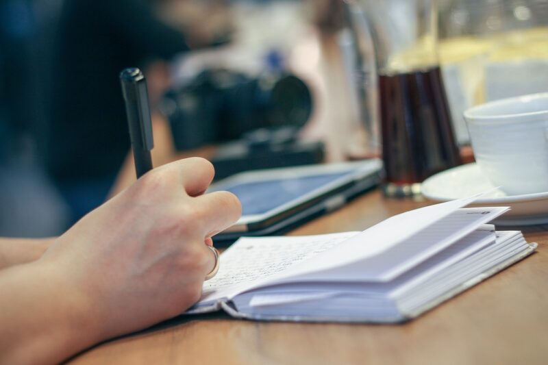 hand writing with pen 