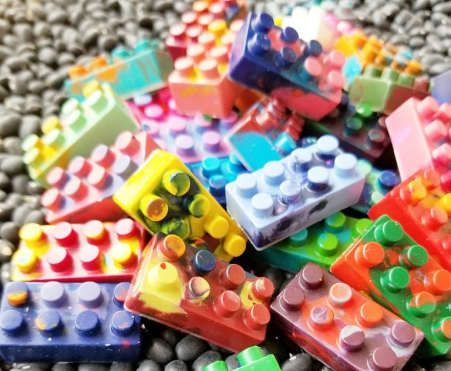 lego-crayons Recycled crayons in the shape of LEGO bricks